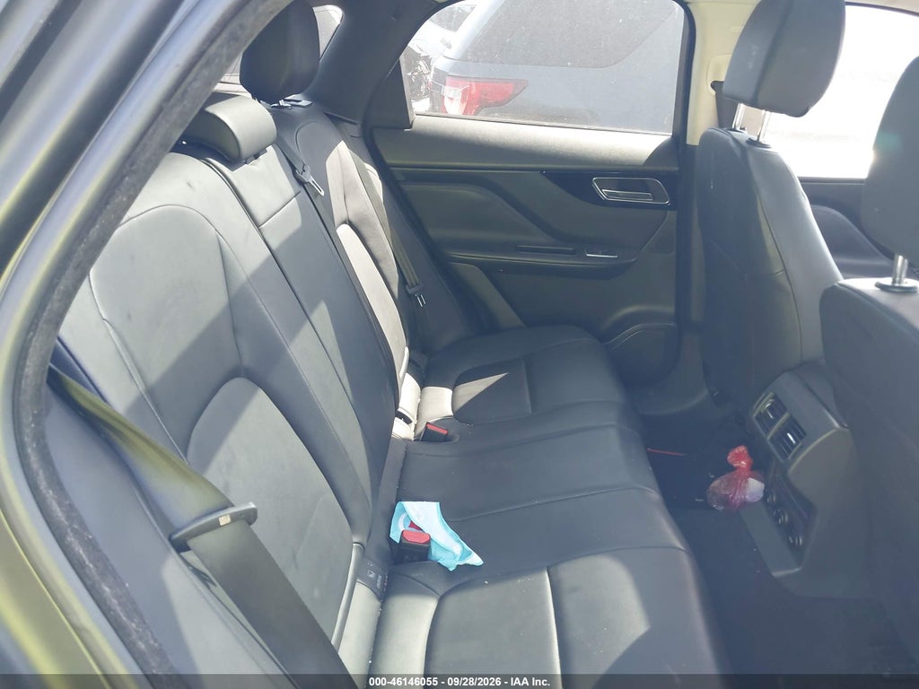 2017 Jaguar F-Pace 35T Premium photo 8