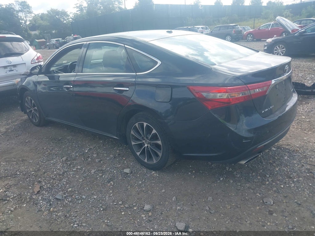 2018 Toyota Avalon XLE photo 3