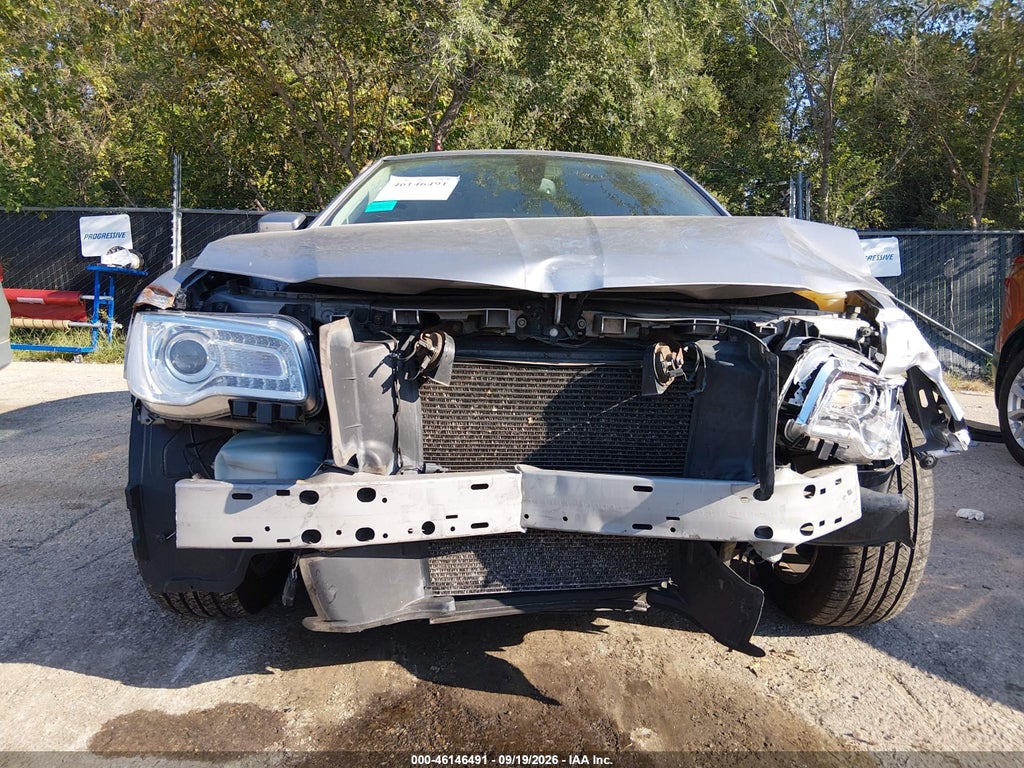 2015 Chrysler 300 Limited photo 6