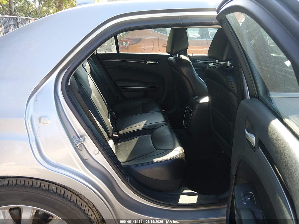 2015 Chrysler 300 Limited photo 8