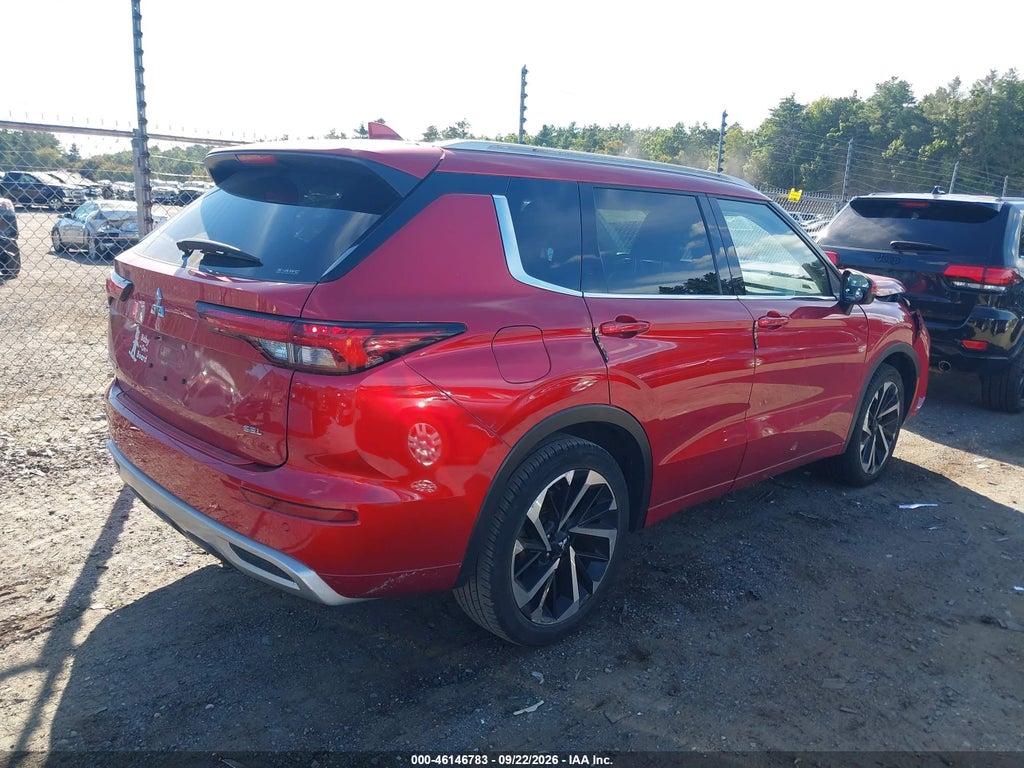 2022 Mitsubishi Outlander SEL photo 4