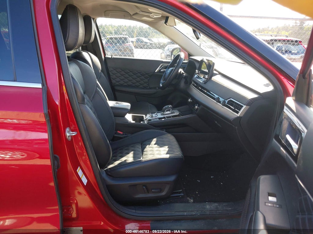 2022 Mitsubishi Outlander SEL photo 5