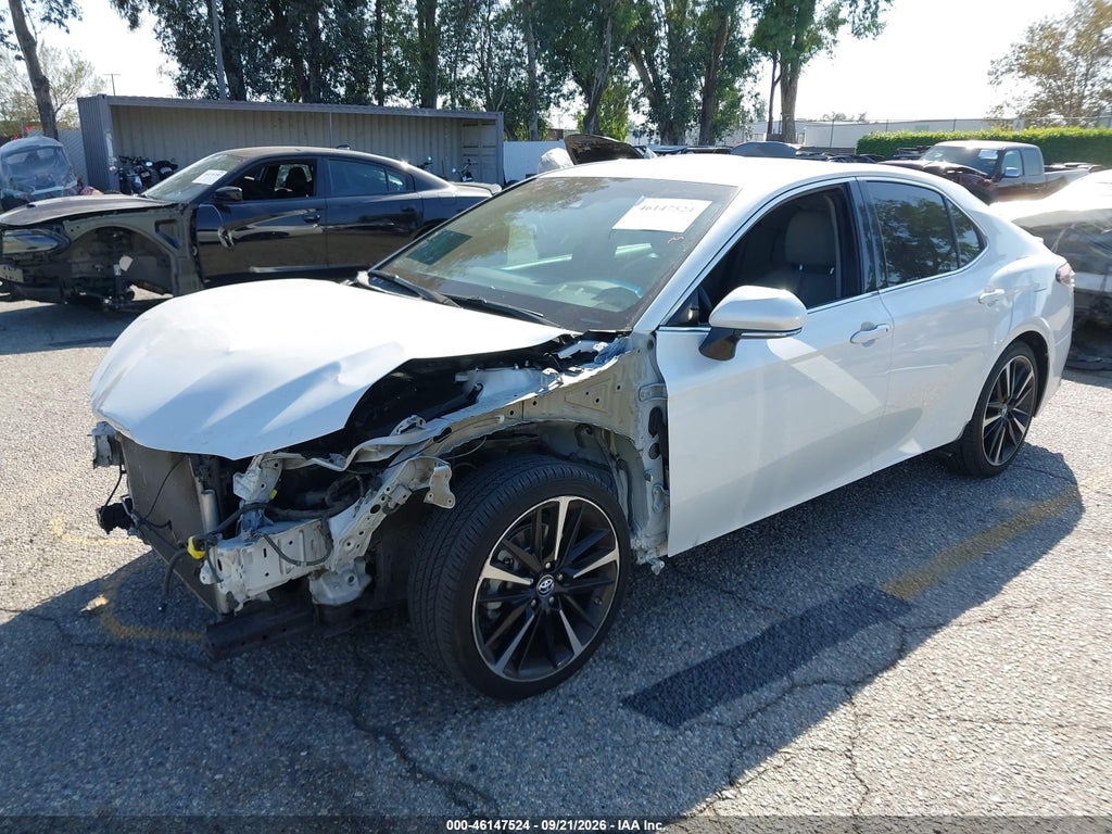 2018 Toyota Camry XSE photo 2