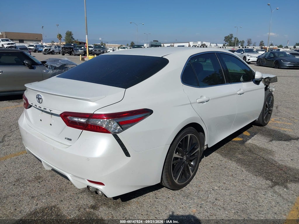 2018 Toyota Camry XSE photo 4