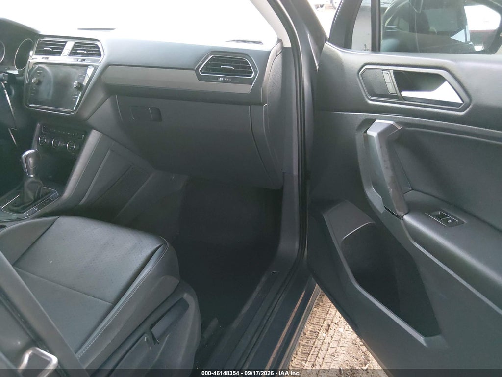 2019 Volkswagen Tiguan 2.0T SE/2.0T SEL/2.0T SEL R-Line/2.0T SEL R-Line Black photo 5