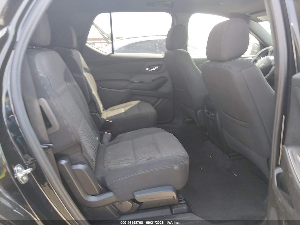 2023 Chevrolet Traverse FWD LT Cloth photo 8