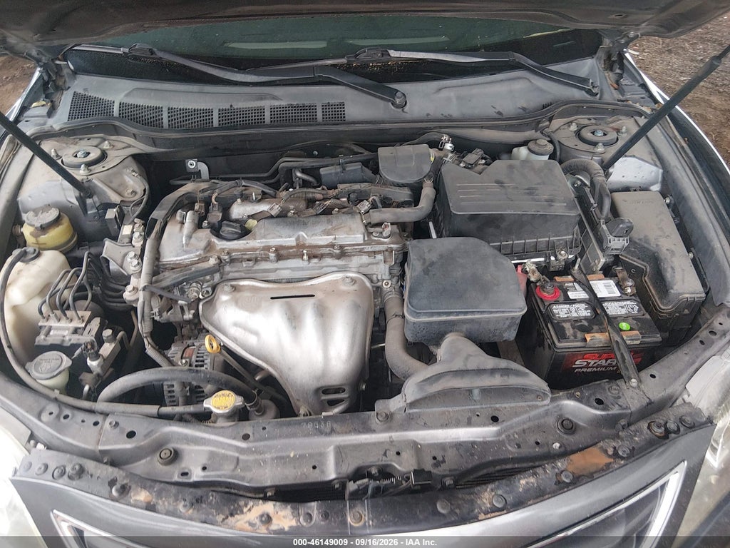 2011 Toyota Camry LE photo 10