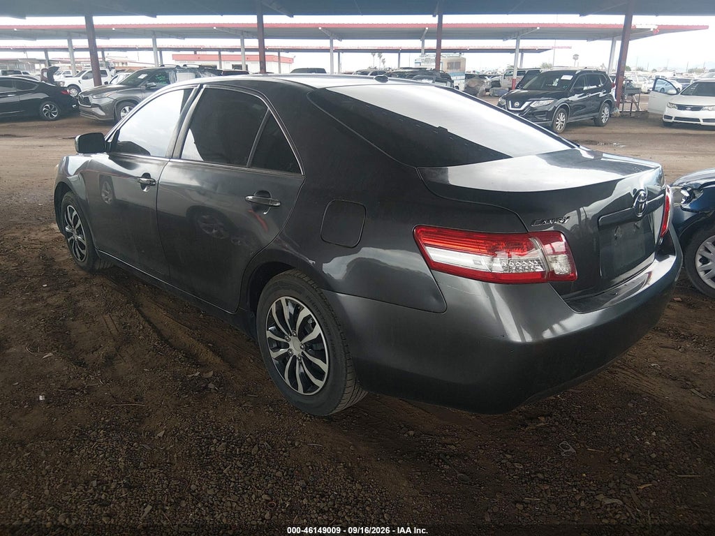 2011 Toyota Camry LE photo 3