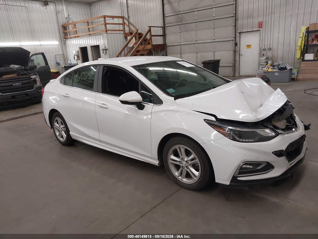 2017 Chevrolet Cruze LT Auto photo 1