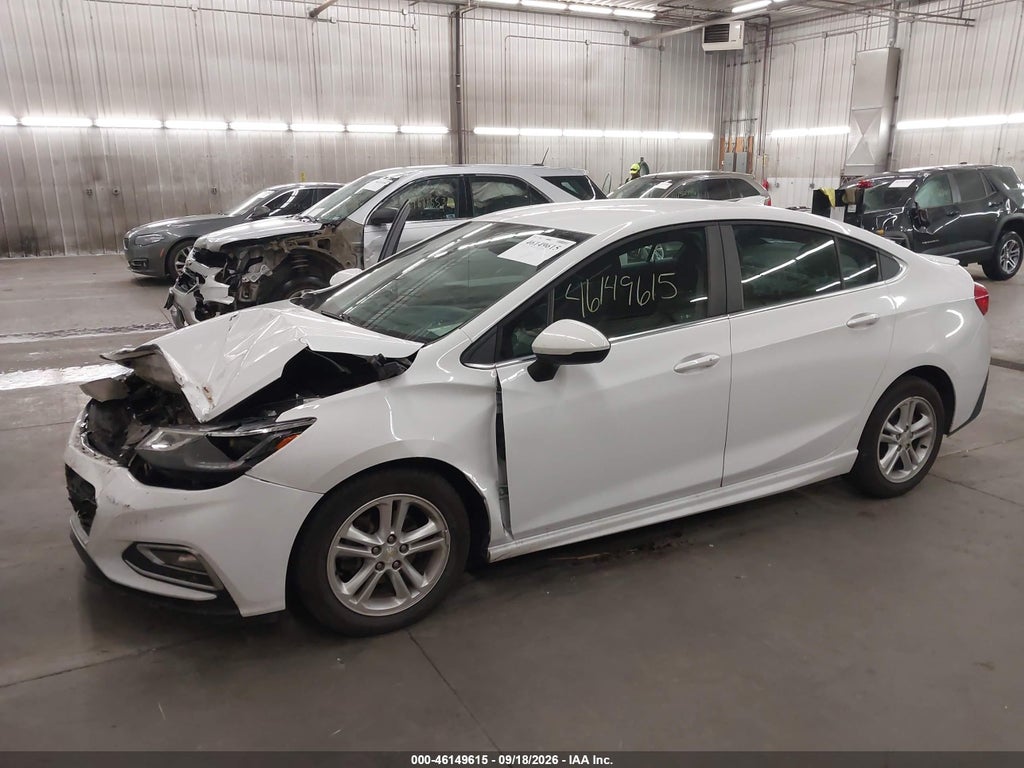 2017 Chevrolet Cruze LT Auto photo 2