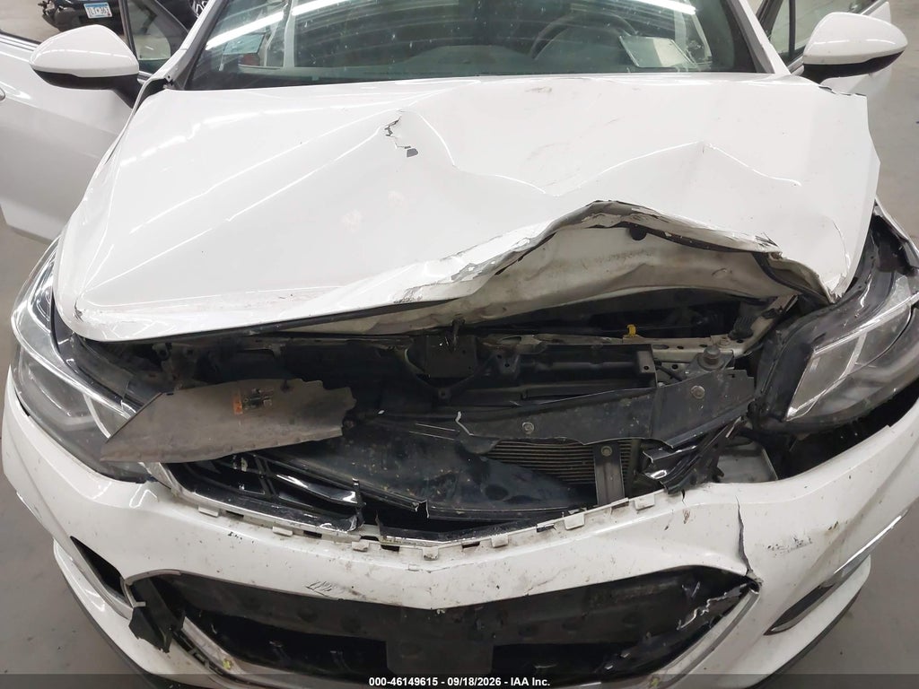 2017 Chevrolet Cruze LT Auto photo 6