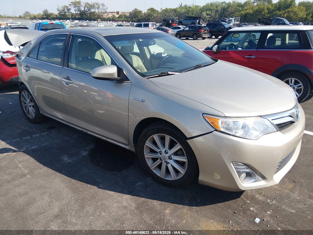 2014 Toyota Camry Hybrid XLE photo 1
