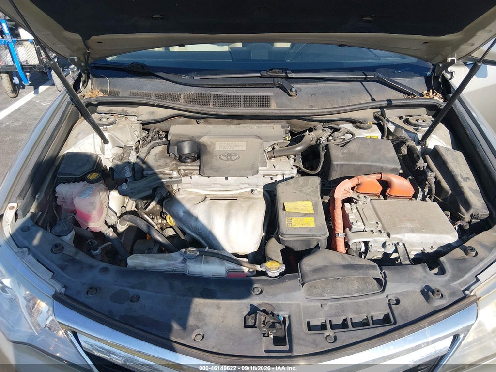 2014 Toyota Camry Hybrid XLE photo 10