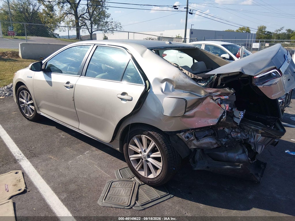 2014 Toyota Camry Hybrid XLE photo 3