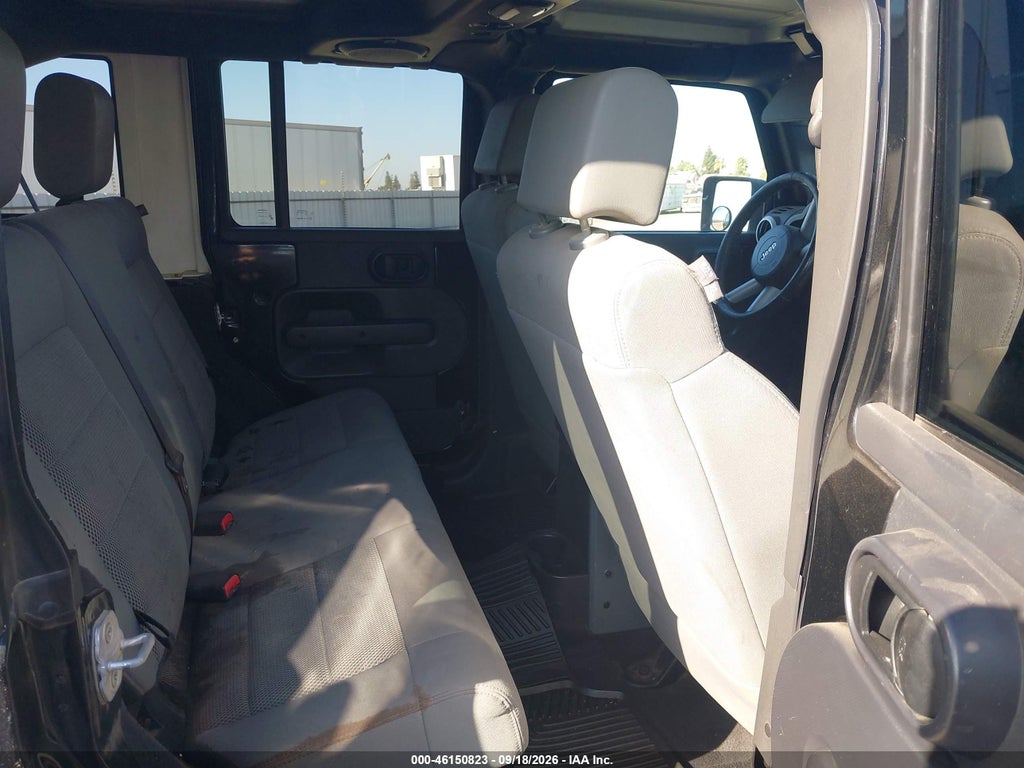 2008 Jeep Wrangler Unlimited Sahara photo 8