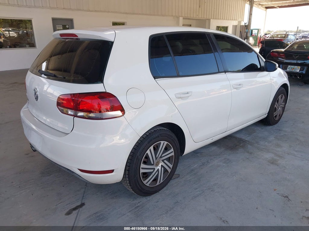2011 Volkswagen Golf 2.5L 4-Door photo 4