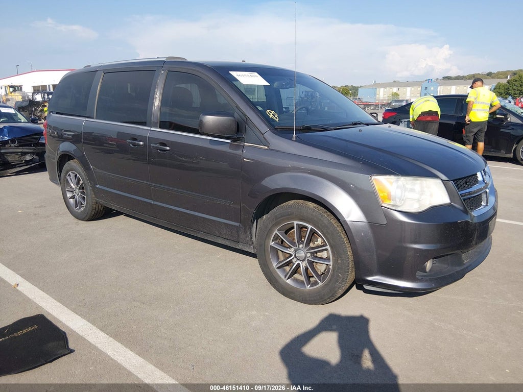 2017 Dodge Grand Caravan SXT photo 1