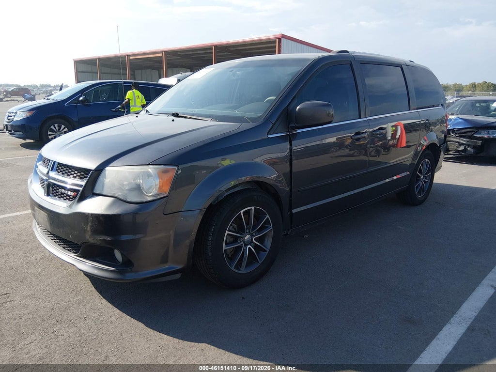 2017 Dodge Grand Caravan SXT photo 2