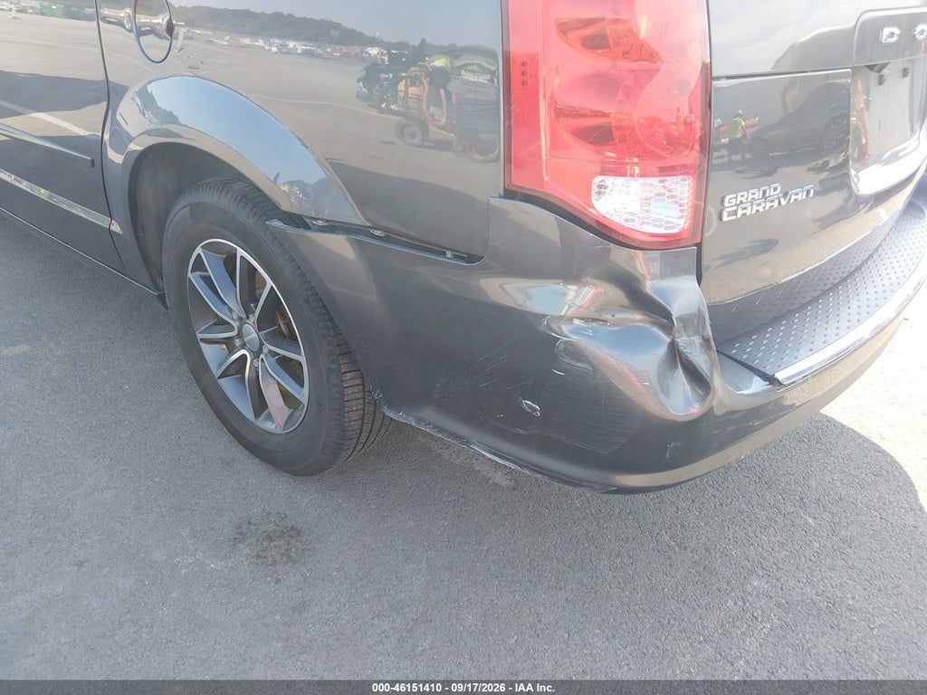 2017 Dodge Grand Caravan SXT photo 6