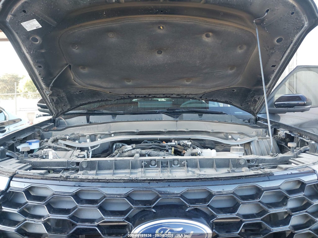 2025 Ford Explorer ST-Line photo 10