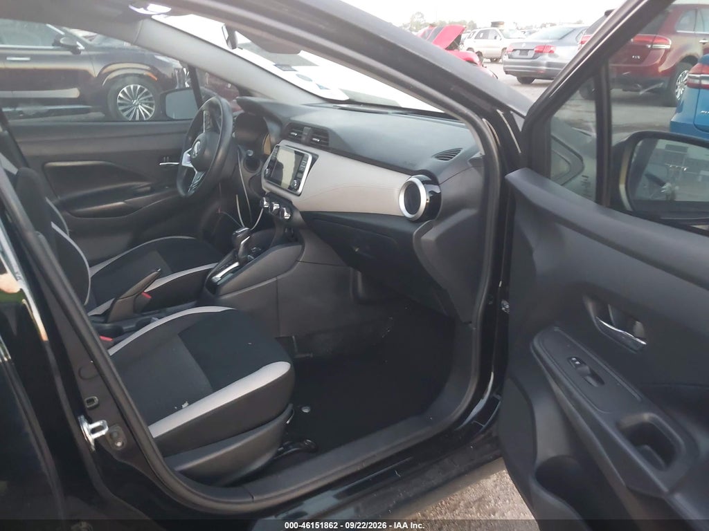 2020 Nissan Versa SV Xtronic CVT photo 5