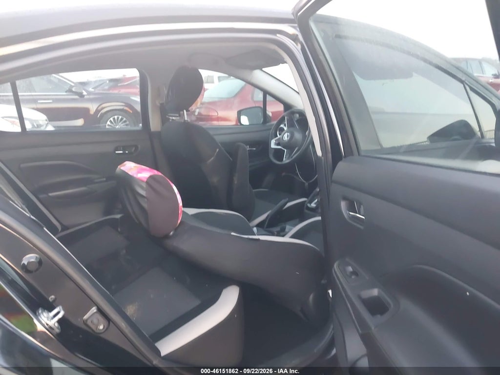 2020 Nissan Versa SV Xtronic CVT photo 8