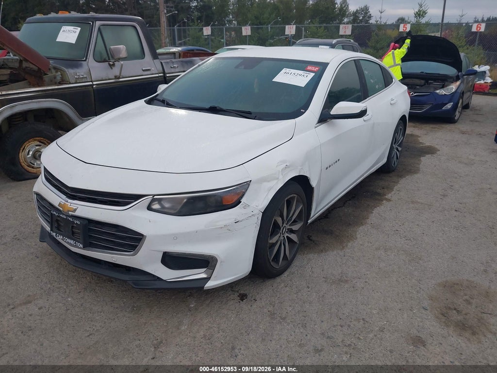 2016 Chevrolet Malibu 2LT photo 2