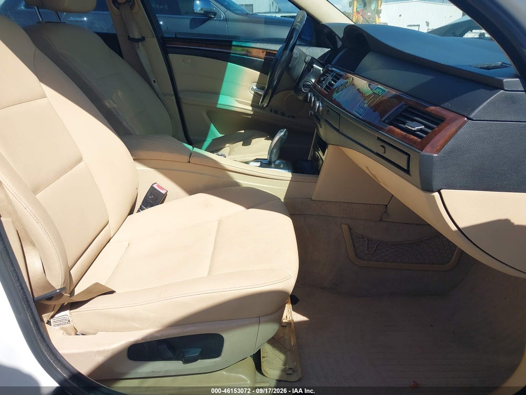 2010 BMW 528I photo 5