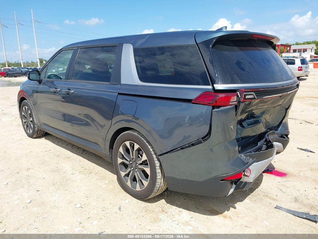 2022 Kia Carnival MPV EX photo 3