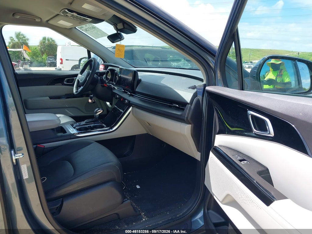 2022 Kia Carnival MPV EX photo 5