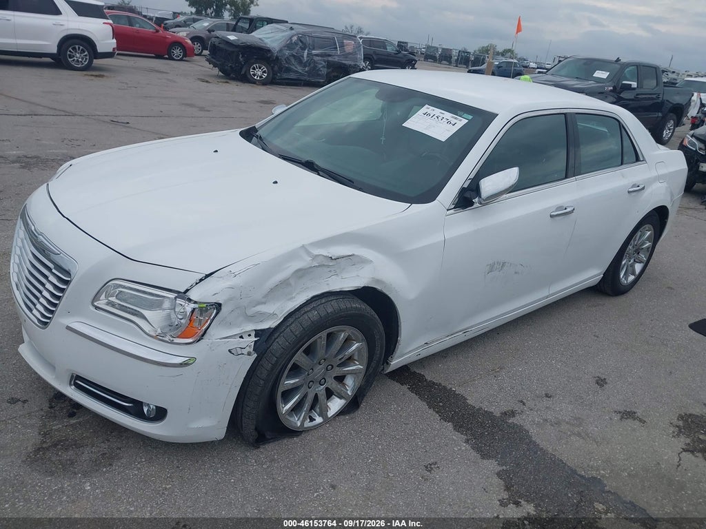 2014 Chrysler 300C photo 2