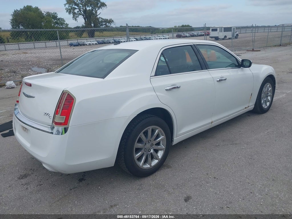 2014 Chrysler 300C photo 4