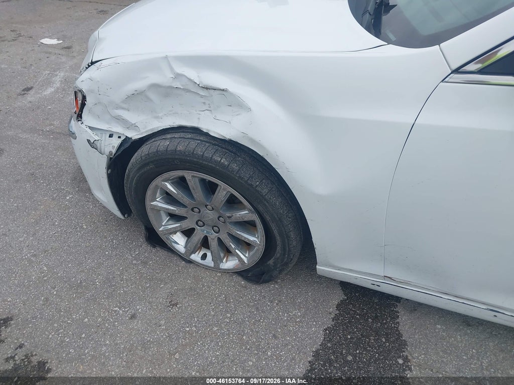 2014 Chrysler 300C photo 6