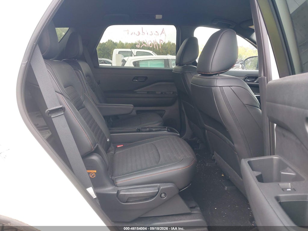 2025 Nissan Pathfinder Rock Creek 4WD photo 8
