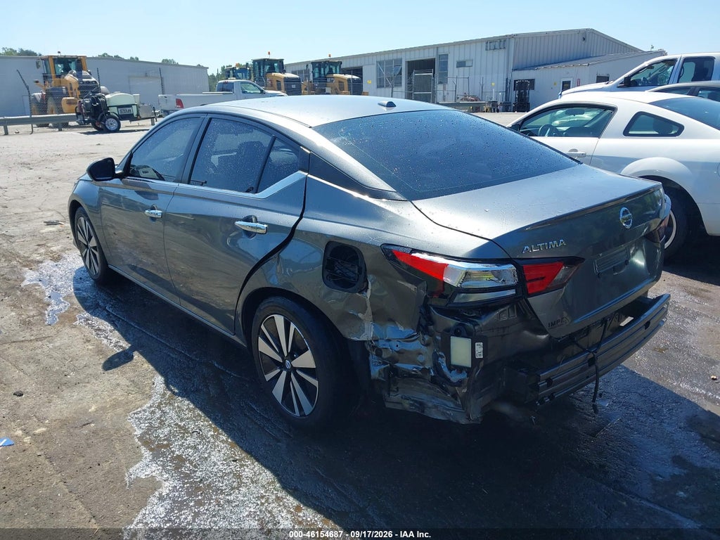 2022 Nissan Altima SV FWD photo 3