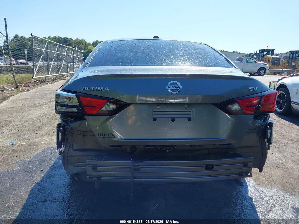 2022 Nissan Altima SV FWD photo 6