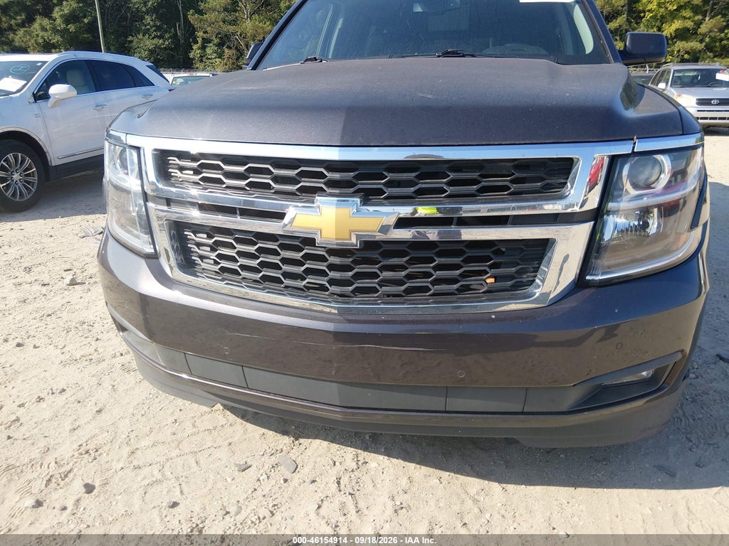 2016 Chevrolet Suburban LT photo 6