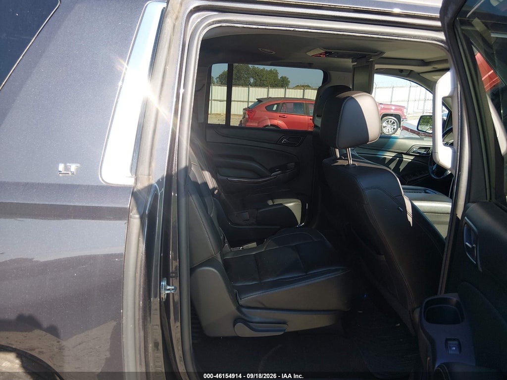 2016 Chevrolet Suburban LT photo 8