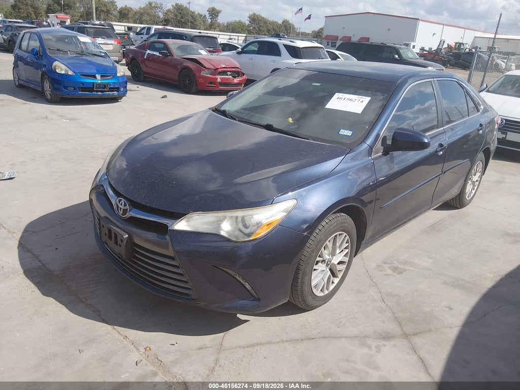 2017 Toyota Camry LE photo 2