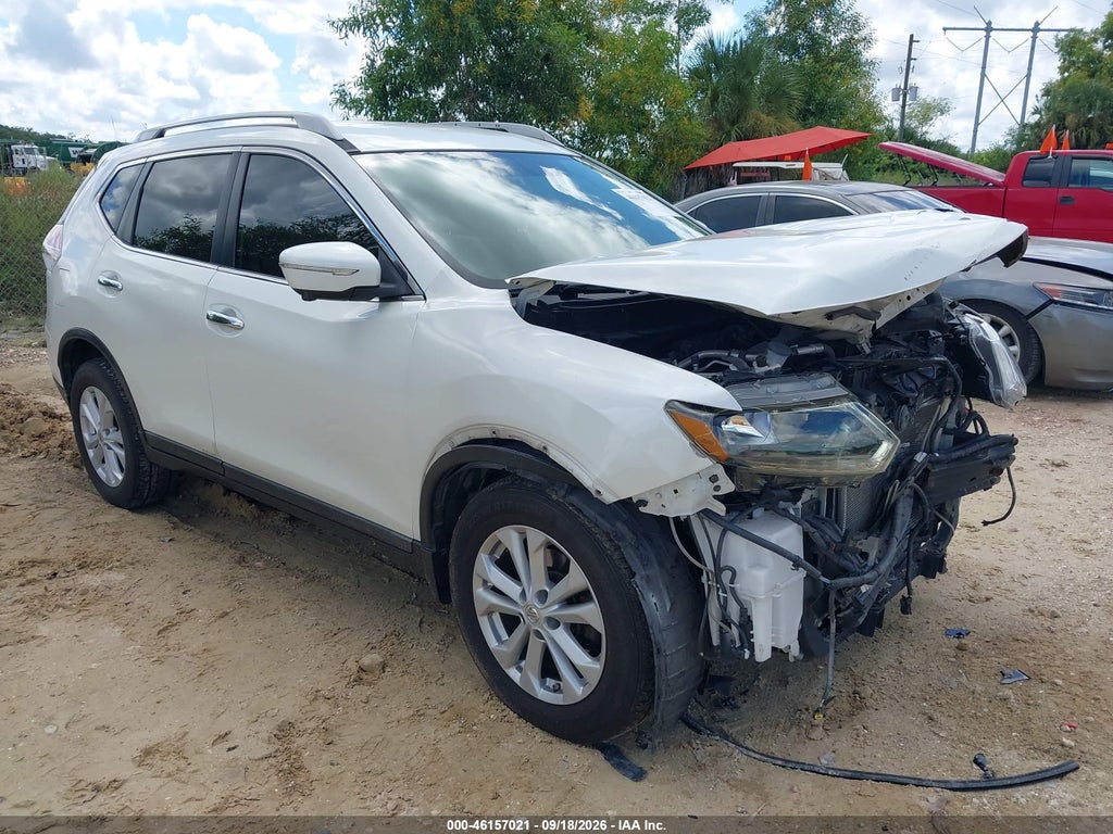 2015 Nissan Rogue SV photo 1