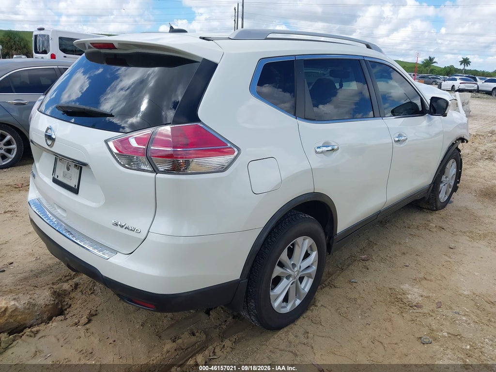 2015 Nissan Rogue SV photo 4