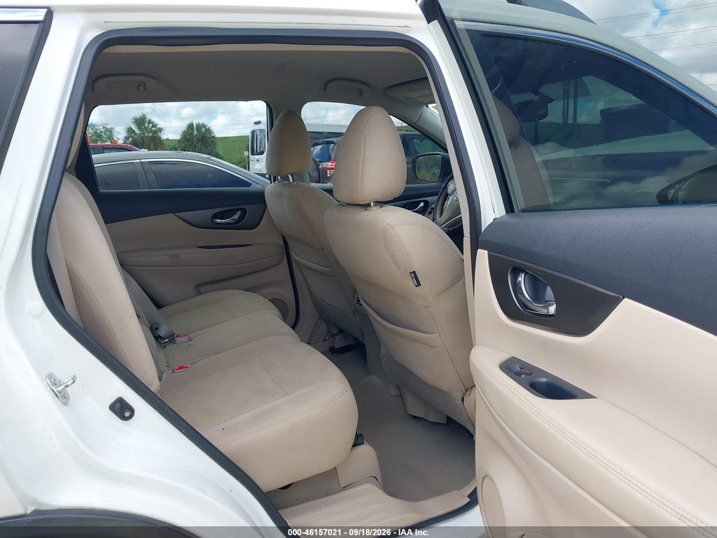 2015 Nissan Rogue SV photo 8