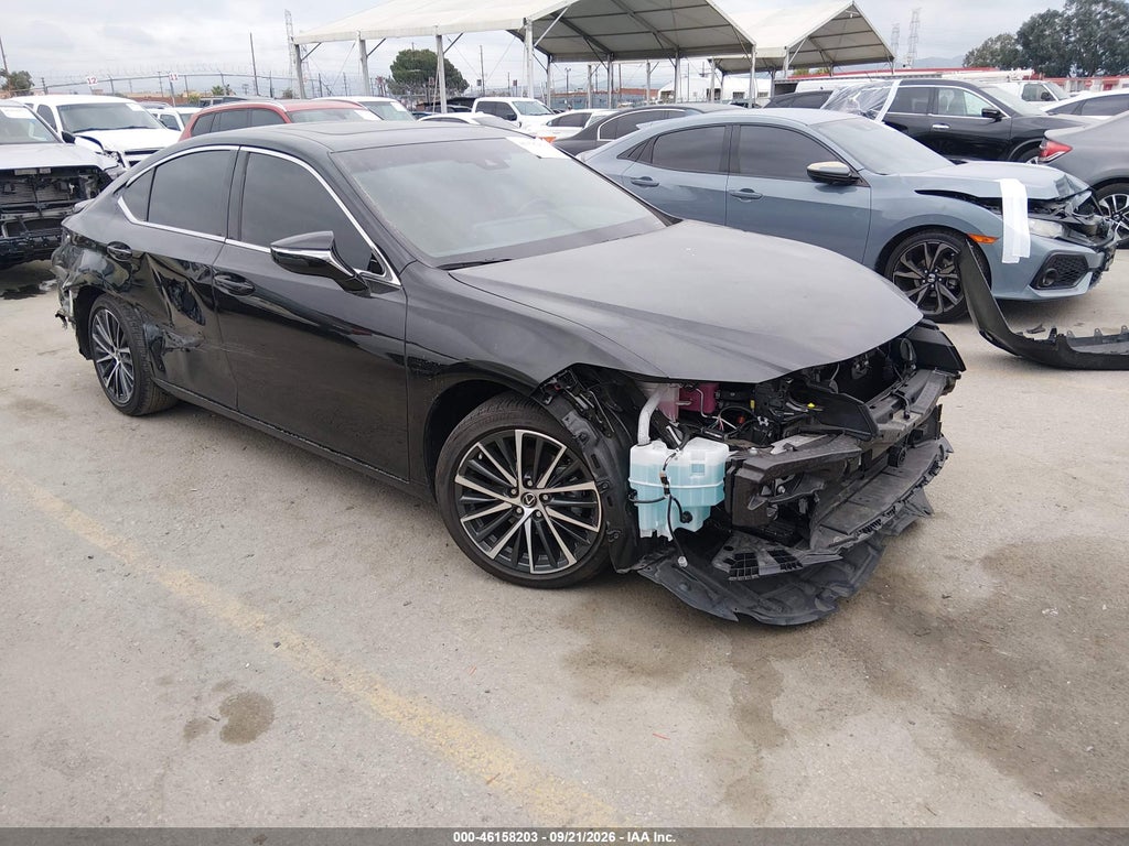 LEXUS ES 300H 2025