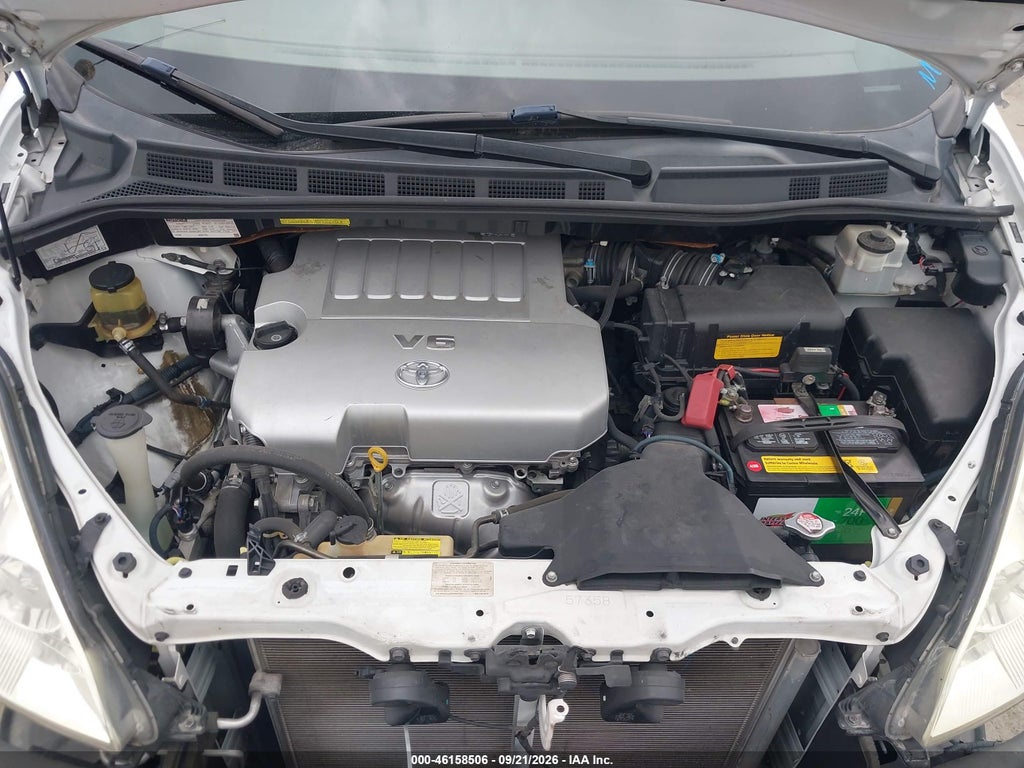 2010 Toyota Sienna LE photo 10