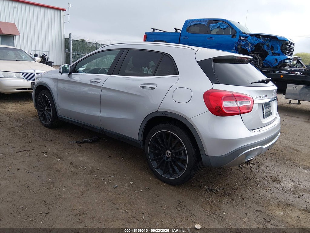 2018 Mercedes-Benz GLA 250 photo 3