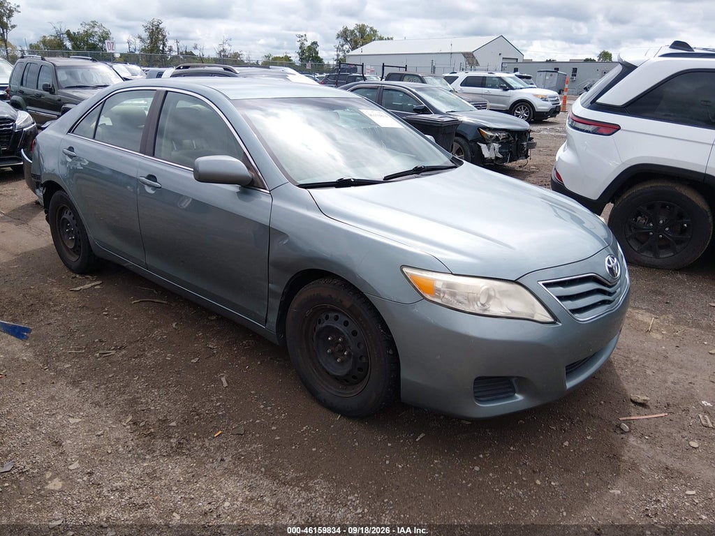 2011 Toyota Camry LE photo 1