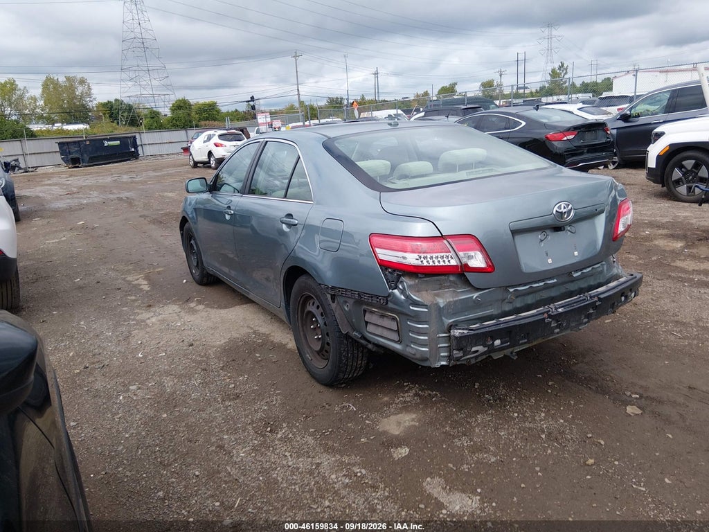 2011 Toyota Camry LE photo 3
