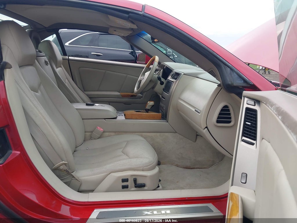 2005 Cadillac XLR Standard photo 5