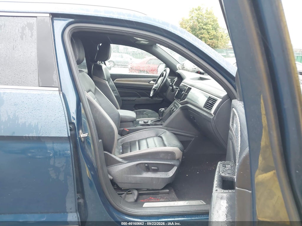 2020 Volkswagen Atlas Cross Sport 3.6L V6 SEL Premium photo 5