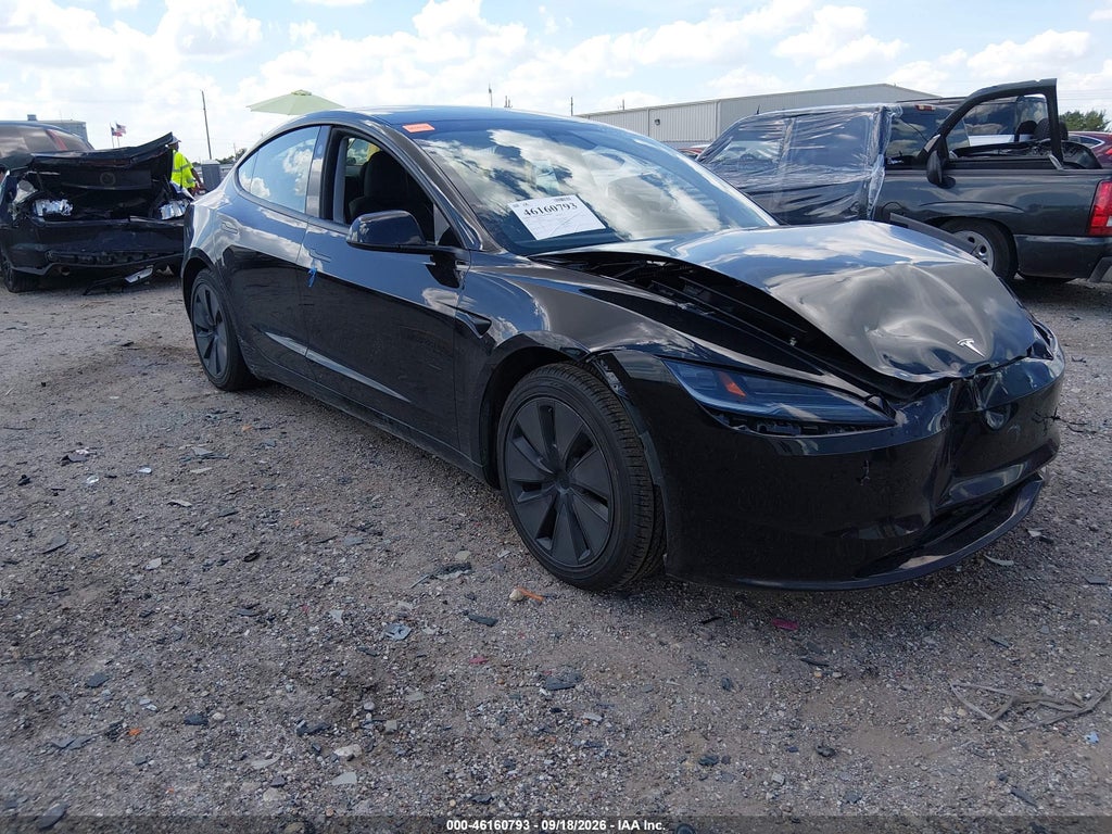 TESLA MODEL 3 2024